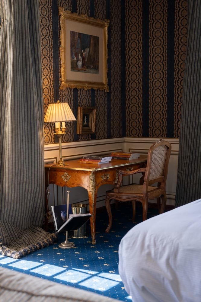 bureau ch&acirc;teau de courcelles